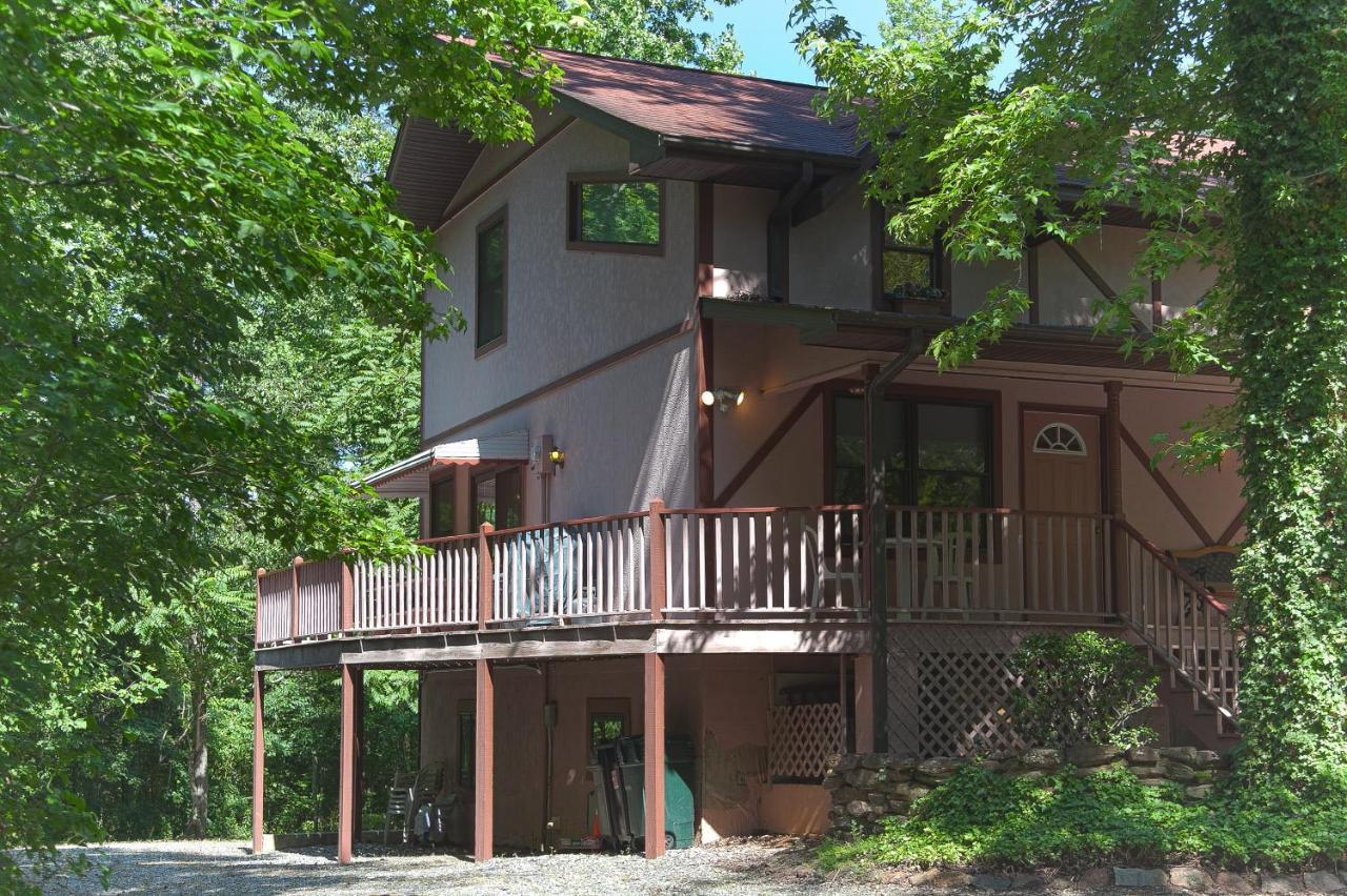 Rosewood Chalet Secluded And Pet Friendly Holiday home *