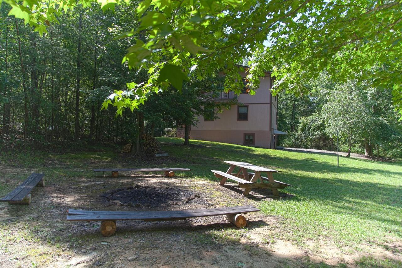 Rosewood Chalet Secluded And Pet Friendly Holiday home Columbus