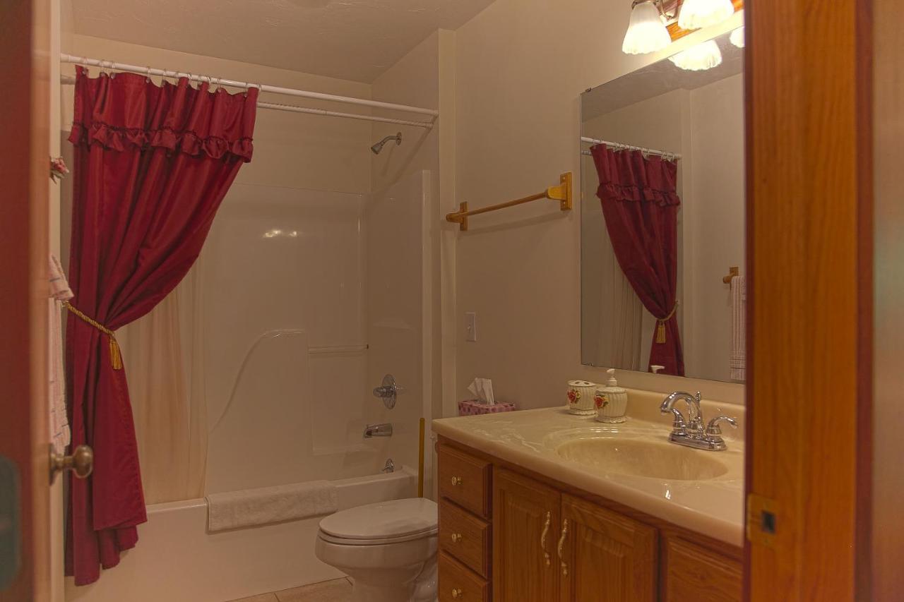 Rosewood Chalet Secluded And Pet Friendly Holiday home *