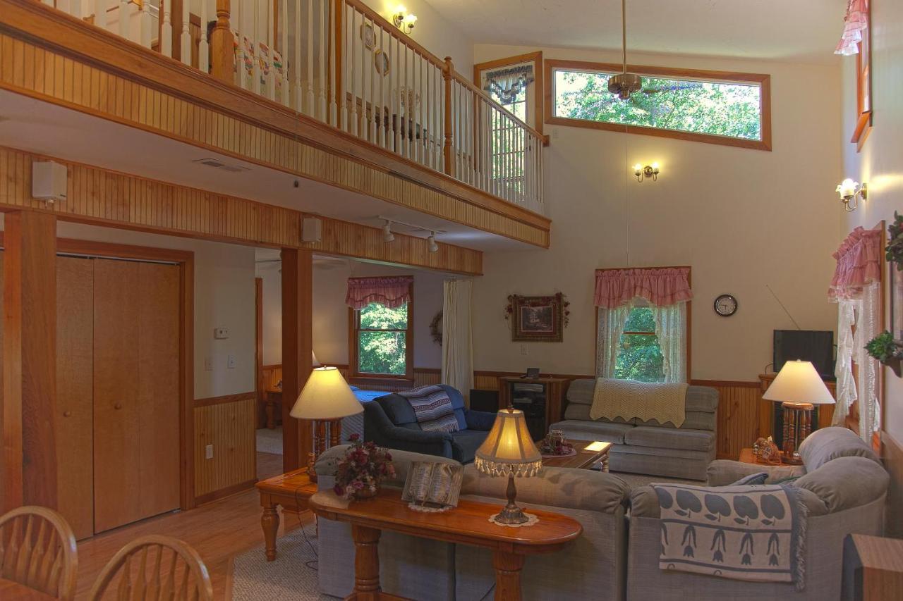 Rosewood Chalet Secluded And Pet Friendly Holiday home Columbus