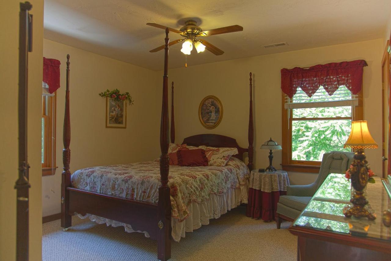 Rosewood Chalet Secluded And Pet Friendly Holiday home *