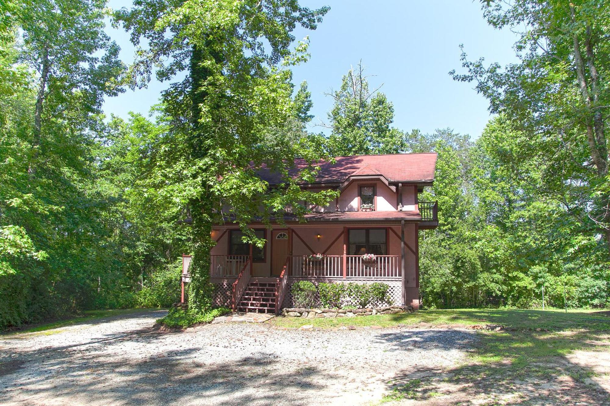 Rosewood Chalet Secluded And Pet Friendly Holiday home *